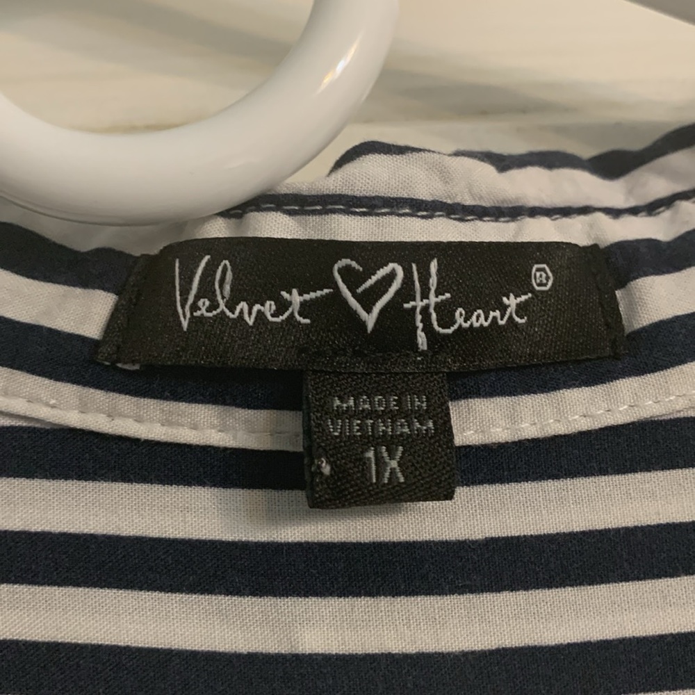 Velvet Heart Rayon Blouse - Picture 4 of 8